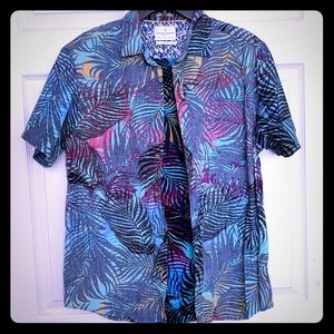 🍄BOGO 50% OFF🍄 Tropical Button up Shirt (NWOT)